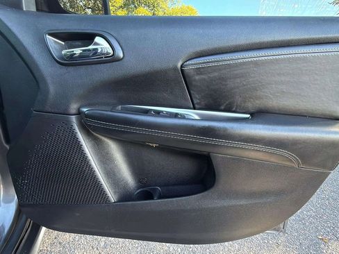 Used 2018 Dodge Journey Crossroad w/ Nav & Sun Group image 13