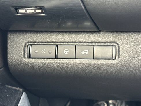 New 2025 Nissan Pathfinder SL image 32