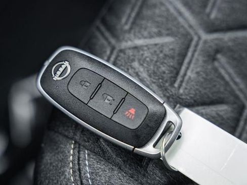 Used 2025 Nissan Kicks SV w/ Charging Package image 39