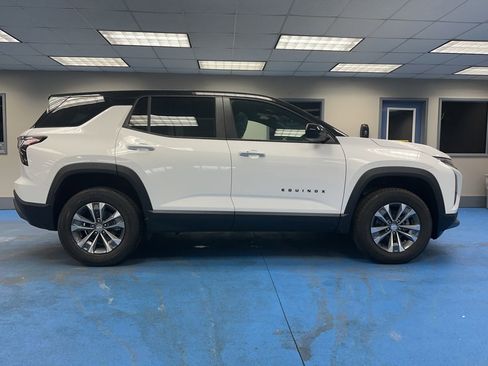 New 2026 Chevrolet Equinox LT w/ Convenience Package II image 2