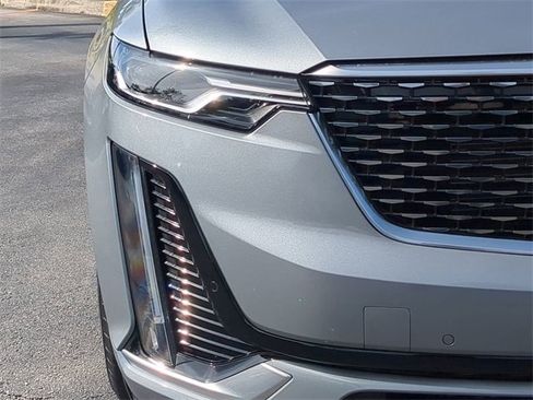 Used 2025 Cadillac XT6 Premium Luxury w/ Technology Package image 10