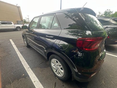 Certified 2024 Hyundai Venue SE FWD image 7