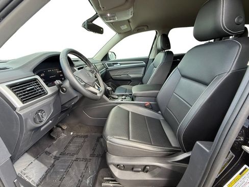 Used 2023 Volkswagen Atlas SE w/ Black Wheel Package AWD/4WD image 9