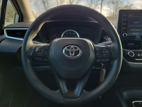Used 2021 Toyota Corolla LE image 18