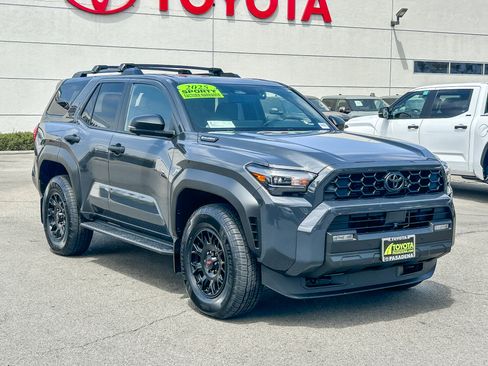 Used 2025 Toyota 4Runner TRD Off-Road Premium AWD/4WD image 3