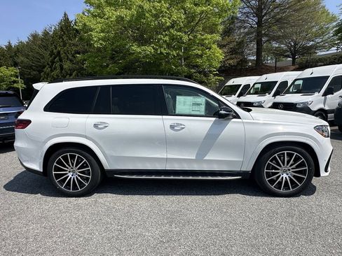 New 2026 Mercedes-Benz GLS 450 4MATIC image 9