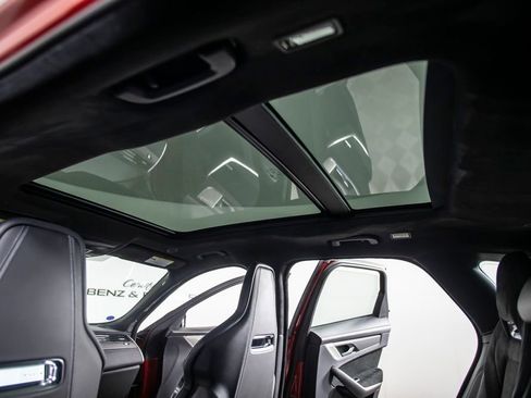 Used 2021 Jaguar F-PACE SVR image 26