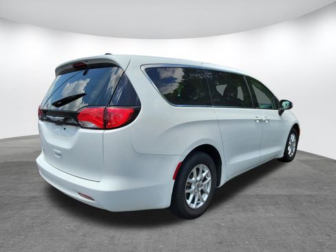 Used 2023 Chrysler Voyager LX FWD image 27