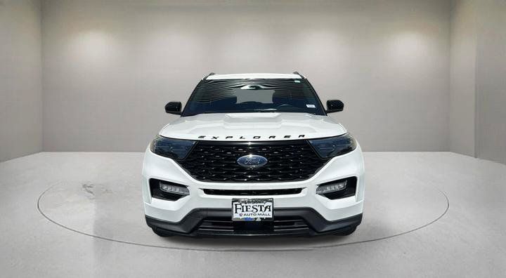 Certified 2022 Ford Explorer ST-Line w/ Class IV Trailer Tow Package RWD image 2