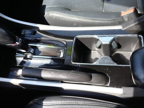Used 2016 Honda Accord EX-L image 25