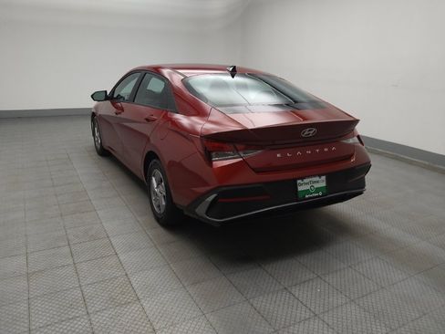 Used 2025 Hyundai Elantra SE image 5