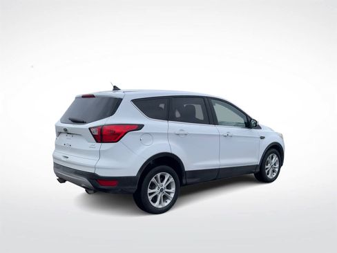 Used 2019 Ford Escape SE image 9