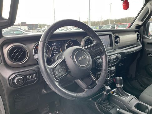 Used 2019 Jeep Wrangler Unlimited Sport S image 16