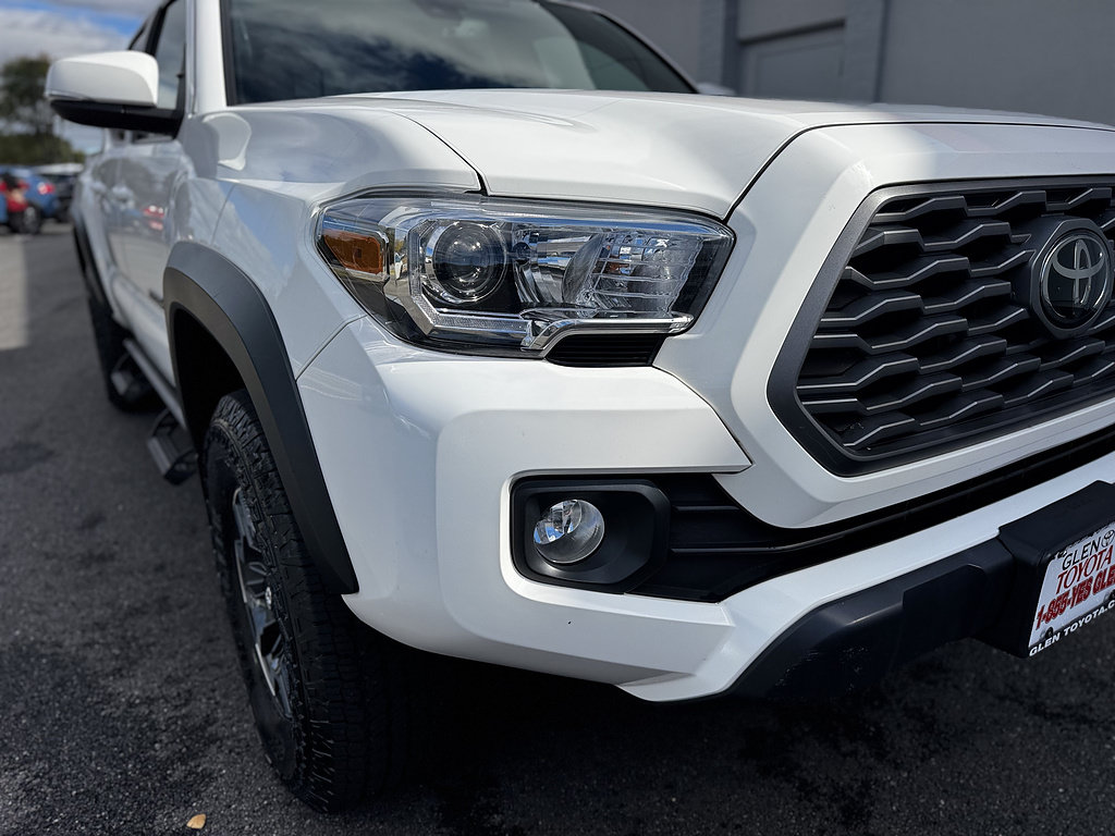 Certified 2023 Toyota Tacoma TRD Sport AWD/4WD image 12