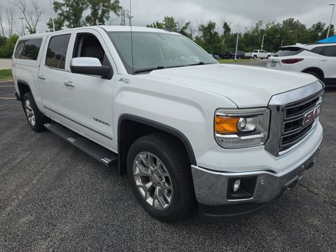 Used 2015 GMC Sierra 1500 SLT w/ SLT Crew Cab Value Package AWD/4WD image 2
