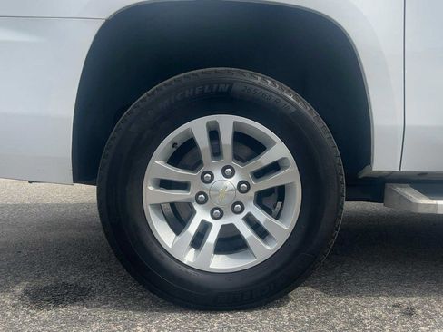 Used 2020 Chevrolet Suburban LT RWD image 40