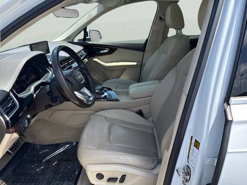 Used 2019 Audi Q7 3.0T Prestige w/ Prestige Package AWD/4WD image 9