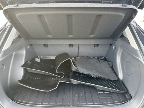 Used 2025 Hyundai Kona Limited image 9