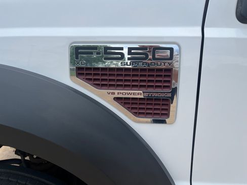 Used 2009 Ford F550 2WD Regular Cab Super Duty image 15