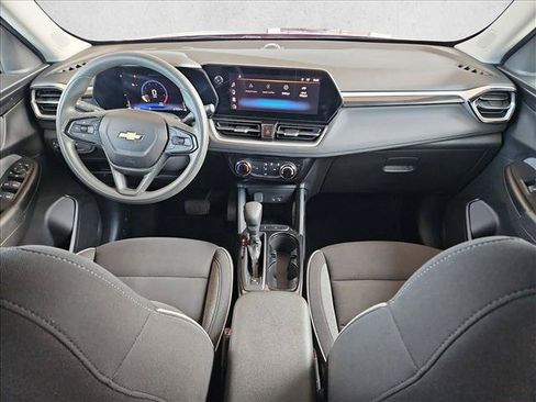 Used 2025 Chevrolet TrailBlazer LT FWD image 16