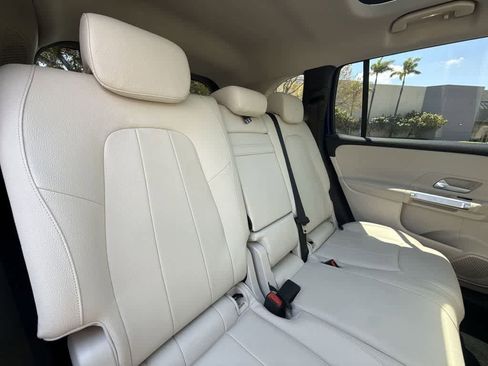 Used 2022 Mercedes-Benz GLB 250 4MATIC image 26