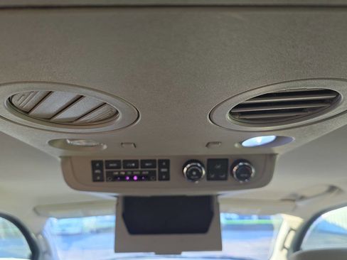 Used 2012 Nissan Armada SV image 37