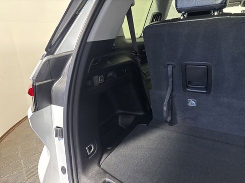 Certified 2023 Jeep Grand Cherokee L Limited w/ Trailer Tow Group (B) image 9