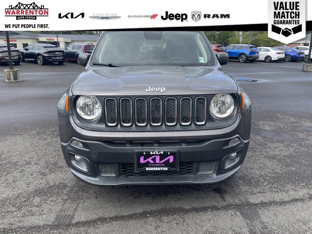 Used 2018 Jeep Renegade Latitude AWD/4WD image 10