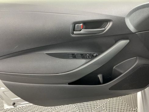 Used 2022 Toyota Corolla LE image 7