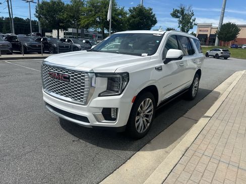 Used 2023 GMC Yukon Denali AWD/4WD image 4