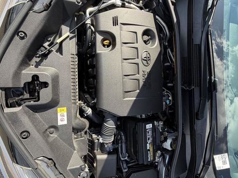 Used 2018 Toyota C-HR XLE FWD image 22