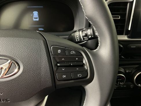 New 2025 Hyundai Venue SEL image 28