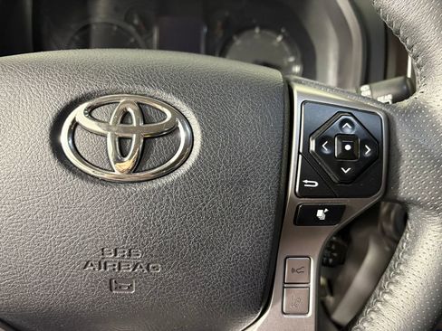 Used 2020 Toyota 4Runner Venture AWD/4WD image 21