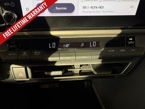 Used 2025 Toyota Camry SE FWD image 35