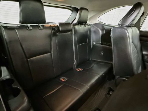 Used 2021 Toyota Highlander XLE AWD/4WD image 29