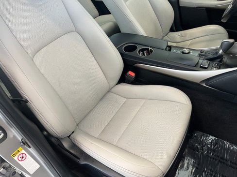 Used 2016 Lexus IS 300 AWD image 15