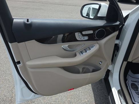 Used 2022 Mercedes-Benz GLC 300 image 11