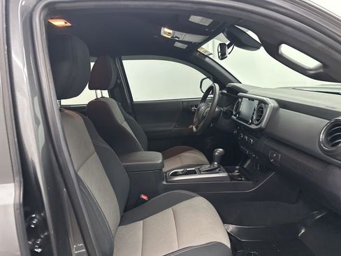 Used 2021 Toyota Tacoma TRD Sport image 24