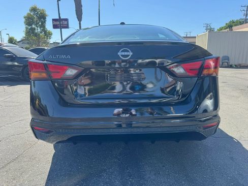 Used 2025 Nissan Altima 2.5 SV FWD image 6