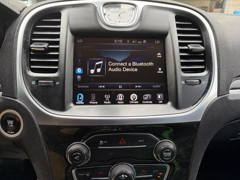 Used 2016 Chrysler 300 C AWD/4WD image 30