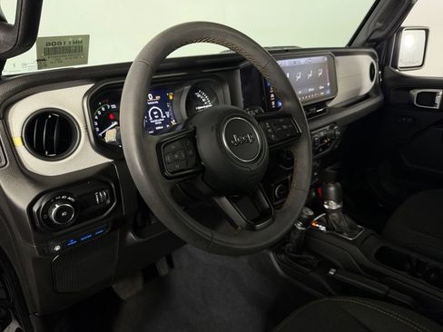 Used 2024 Jeep Wrangler Unlimited w/ Technology Group AWD/4WD image 20