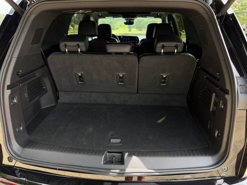 Used 2026 Chevrolet Traverse RS w/ LPO, Floor Liner Package FWD image 34