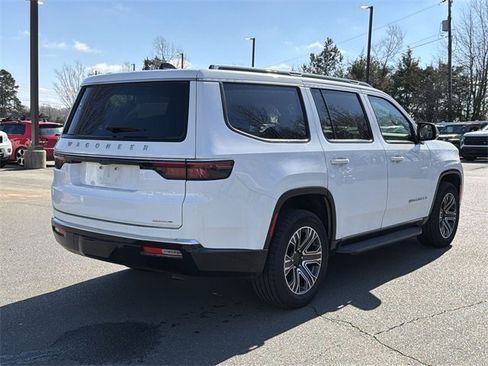 Used 2024 Jeep Wagoneer Series II image 5