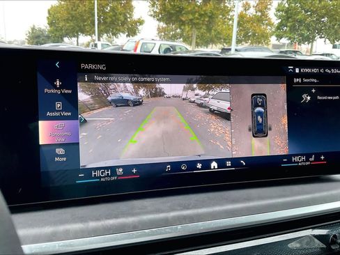 Used 2025 BMW X7 xDrive40i w/ Premium Package image 22