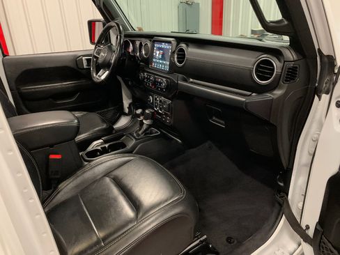 Used 2019 Jeep Wrangler Unlimited Sahara w/ Dual Top Group image 53