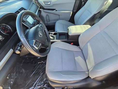 Used 2017 Toyota Camry SE image 14