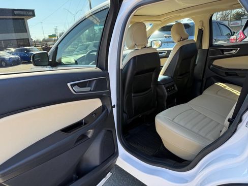 Used 2017 Ford Edge SEL w/ Equipment Group 201A image 9