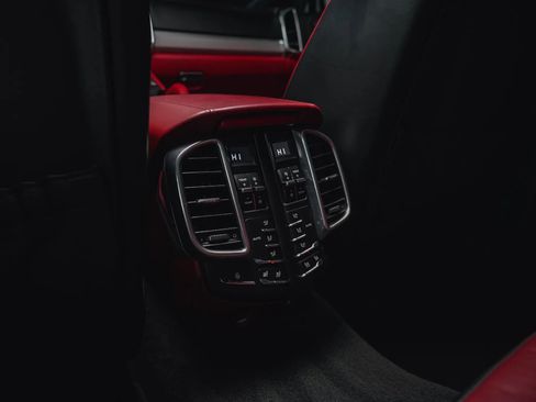 Used 2015 Porsche Cayenne Turbo image 46