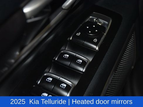 Used 2025 Kia Telluride S FWD image 25