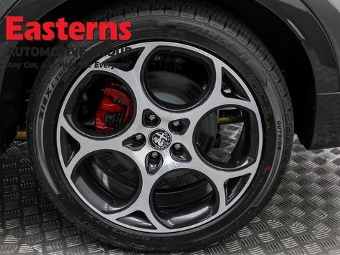 Used 2024 Alfa Romeo Tonale Veloce w/ Active Assist Package AWD/4WD image 31